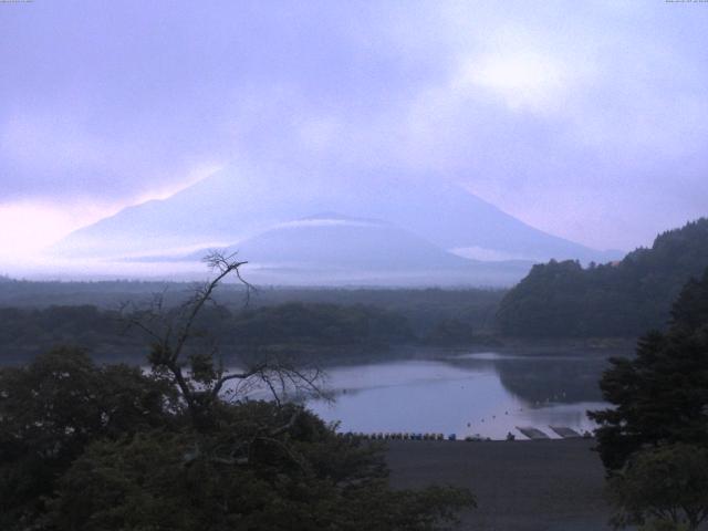 精進湖からの富士山