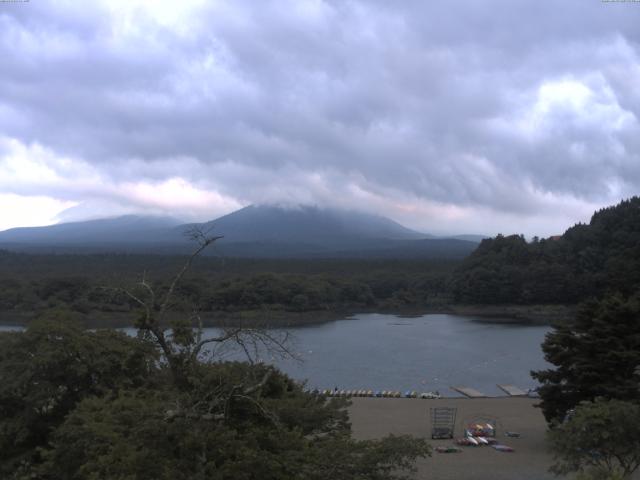 精進湖からの富士山