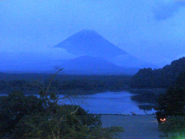 精進湖からの富士山