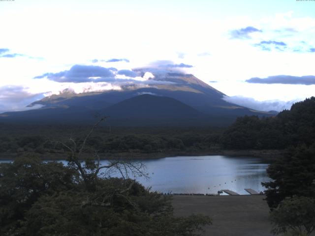 精進湖からの富士山