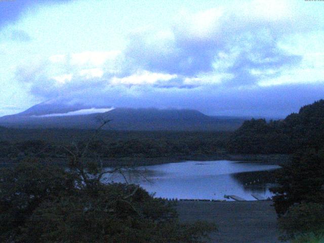 精進湖からの富士山