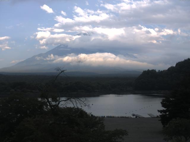 精進湖からの富士山