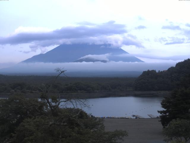 精進湖からの富士山