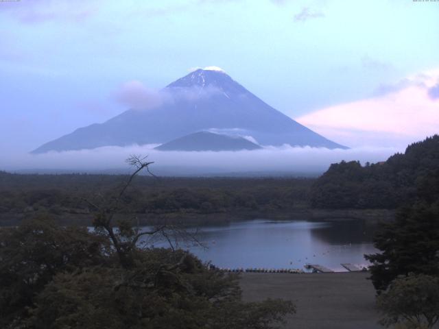 精進湖からの富士山