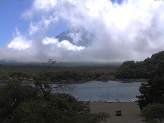 精進湖からの富士山