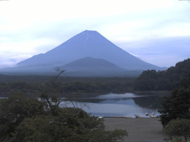 精進湖からの富士山