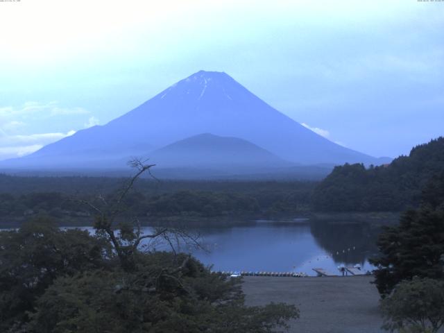 精進湖からの富士山