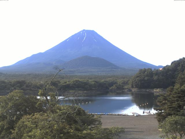 精進湖からの富士山