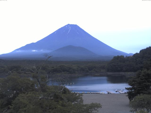 精進湖からの富士山