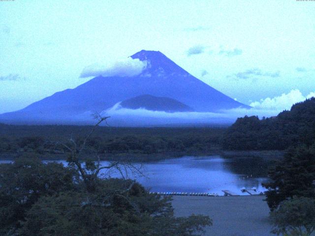 精進湖からの富士山
