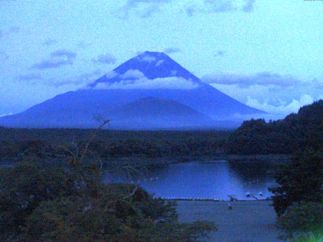精進湖からの富士山