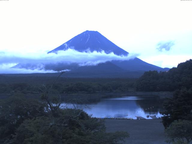 精進湖からの富士山