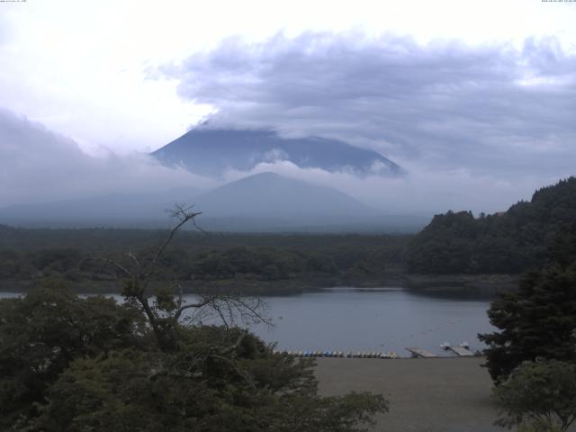 精進湖からの富士山