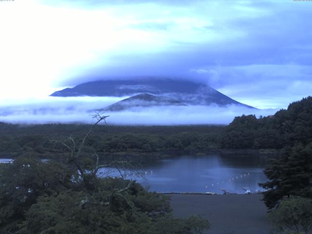精進湖からの富士山