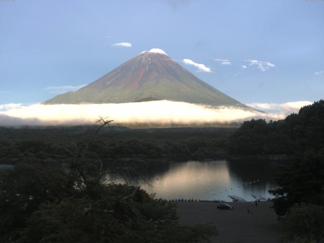 精進湖からの富士山