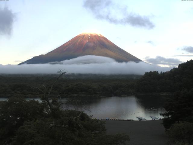 精進湖からの富士山