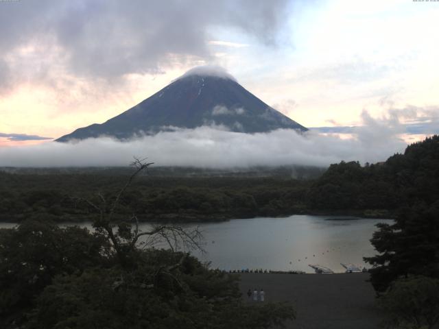 精進湖からの富士山