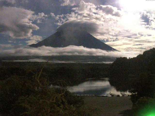 精進湖からの富士山