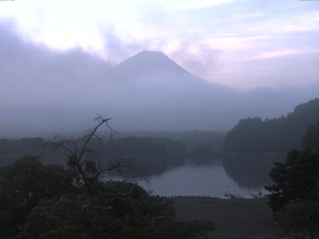 精進湖からの富士山