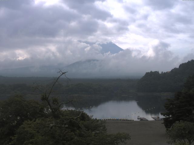 精進湖からの富士山