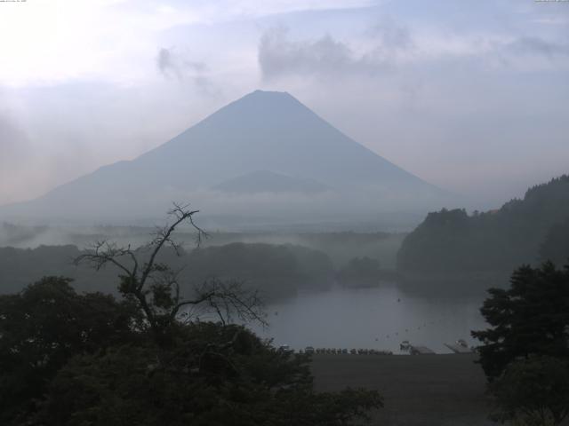 精進湖からの富士山