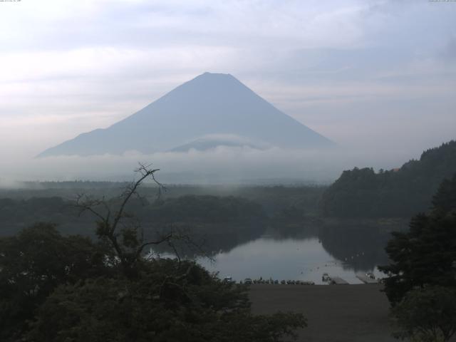 精進湖からの富士山