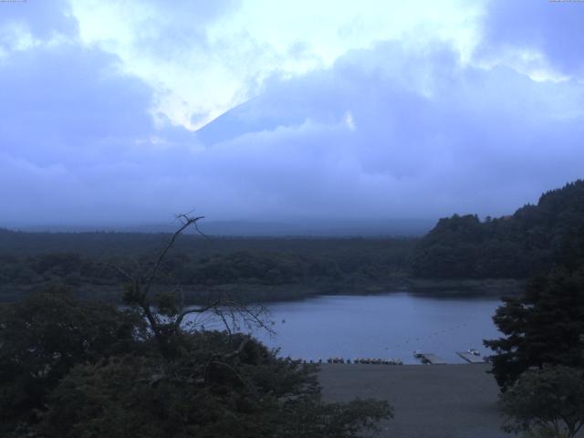 精進湖からの富士山