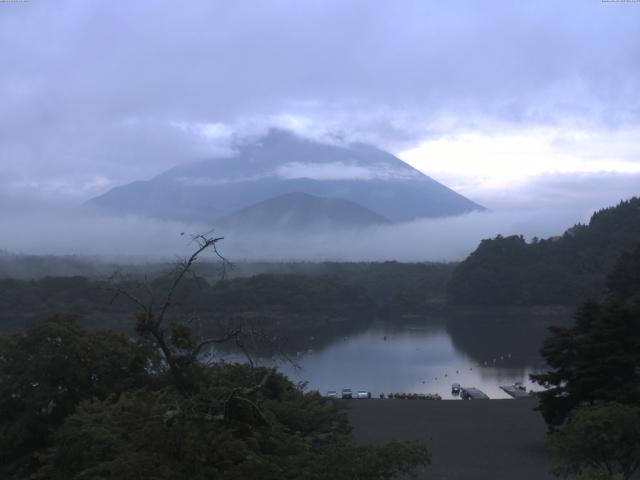 精進湖からの富士山