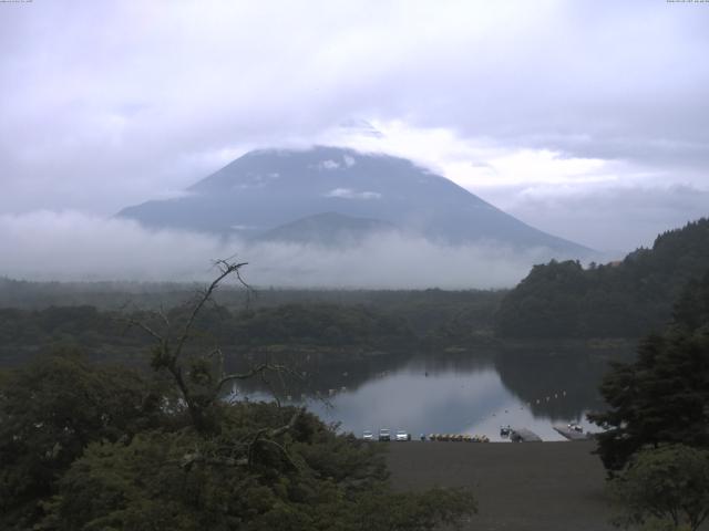 精進湖からの富士山