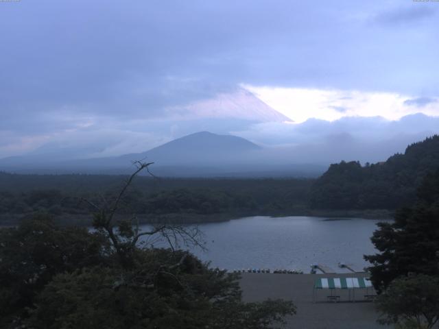 精進湖からの富士山