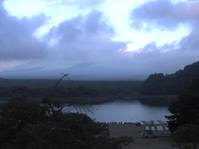 精進湖からの富士山