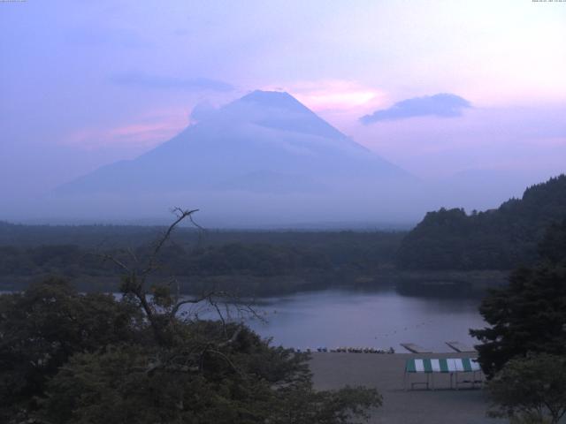 精進湖からの富士山