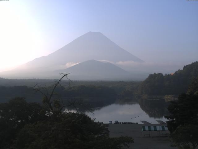 精進湖からの富士山