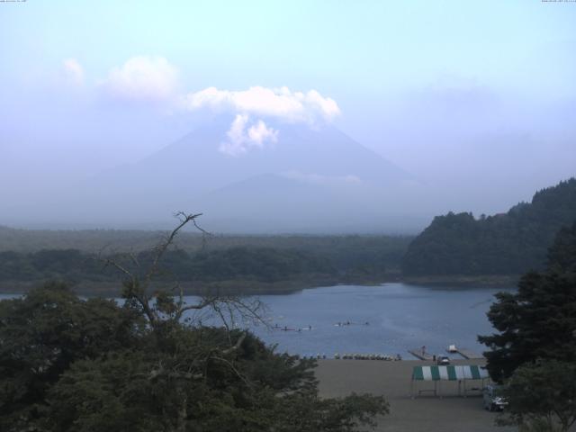 精進湖からの富士山