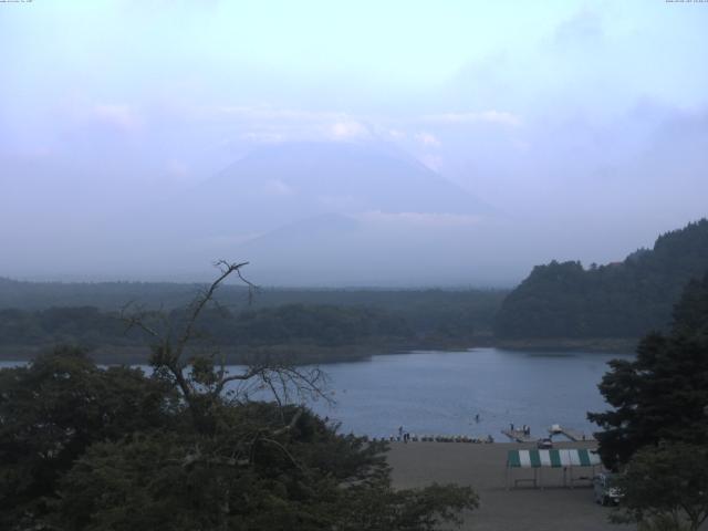 精進湖からの富士山