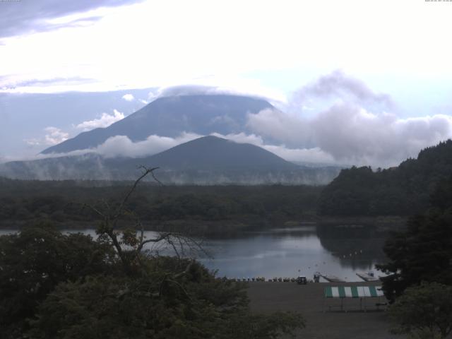 精進湖からの富士山