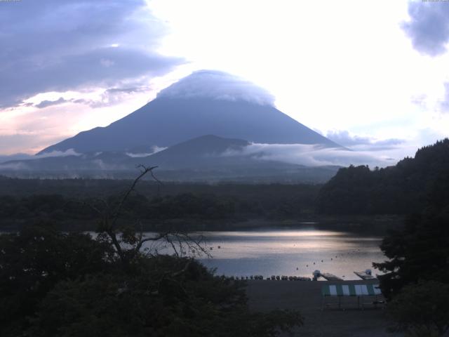 精進湖からの富士山
