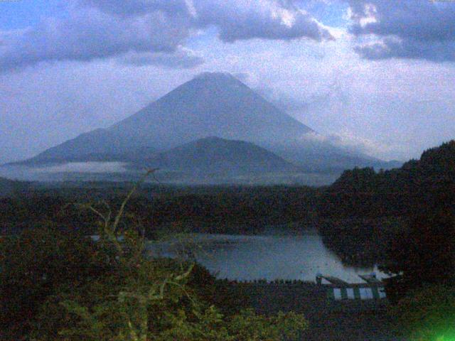 精進湖からの富士山
