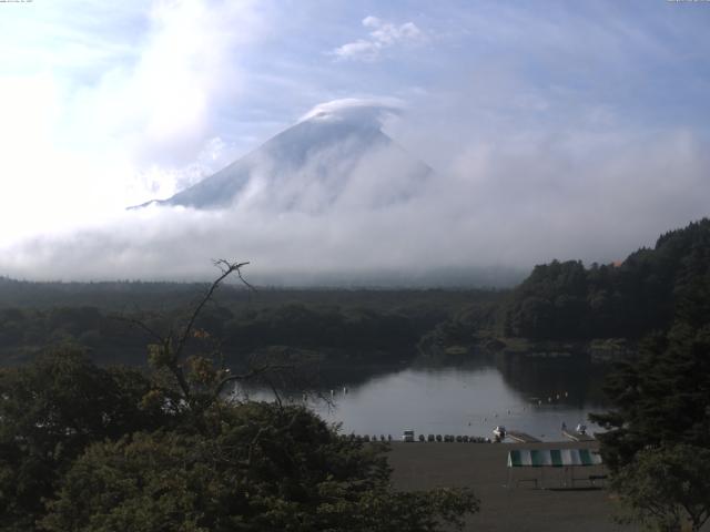 精進湖からの富士山