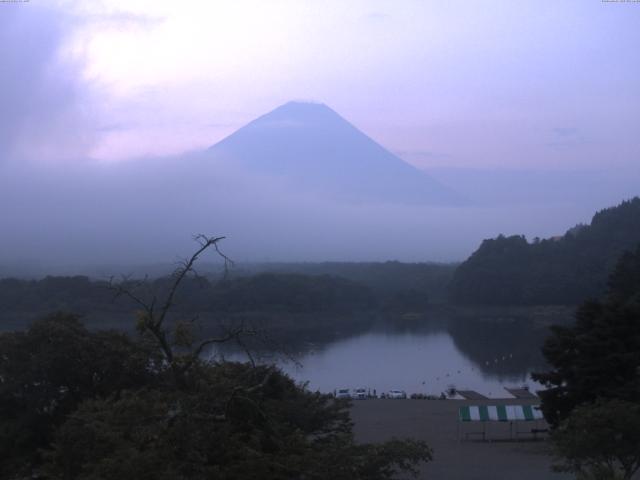 精進湖からの富士山