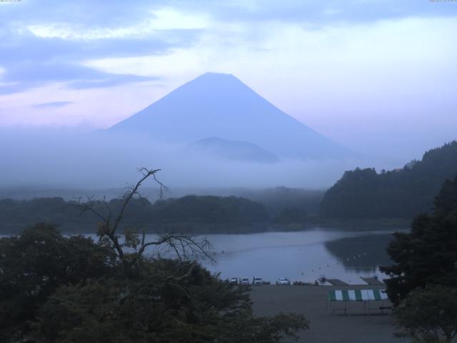 精進湖からの富士山