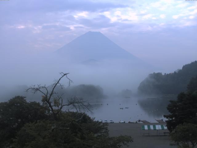 精進湖からの富士山