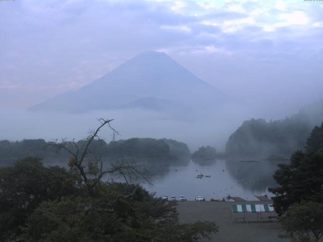 精進湖からの富士山
