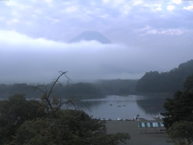 精進湖からの富士山