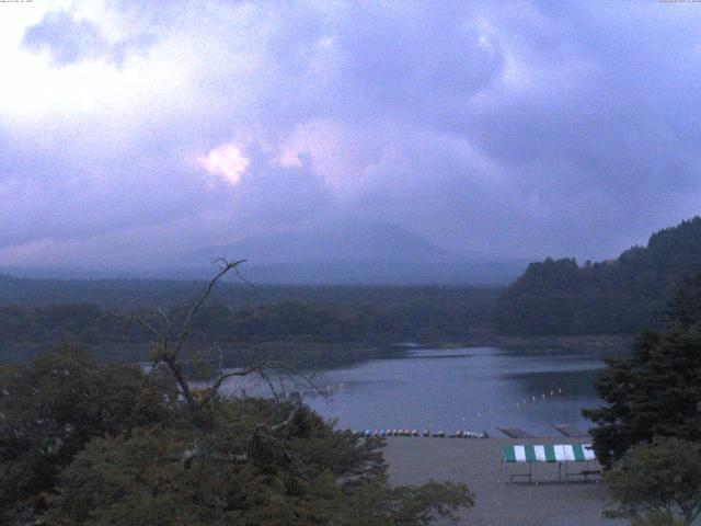 精進湖からの富士山