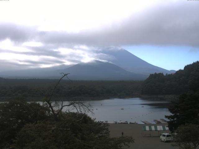 精進湖からの富士山