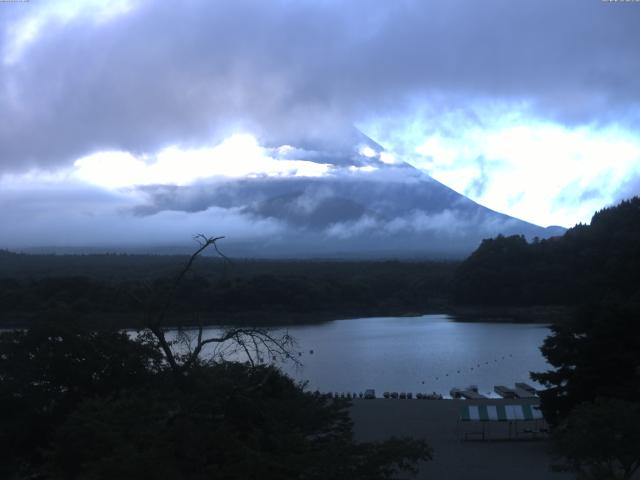精進湖からの富士山