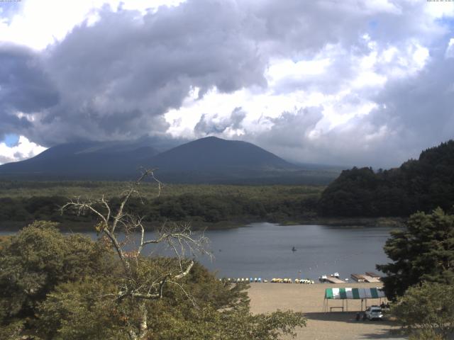 精進湖からの富士山