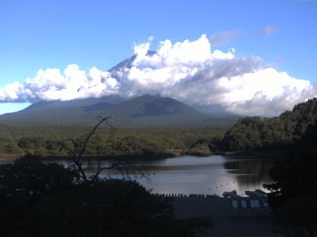 精進湖からの富士山