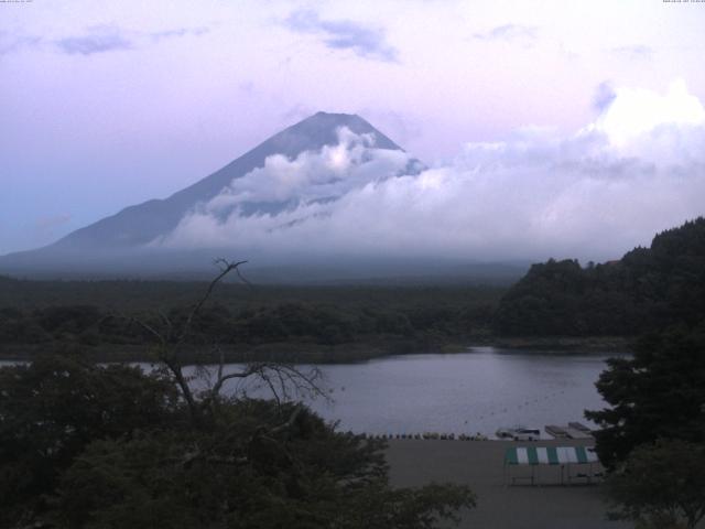 精進湖からの富士山
